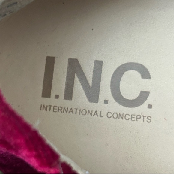 INC Girls Garnet “London” Crushed Velvet Bow Top MaryJane Flats | Size 1 - Picture 6 of 9